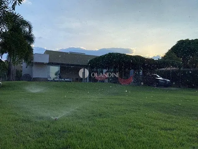 Casa com 1000m² 4 quartos e 2 banheiros, à venda, no bairro Portal do Lago em Engenheiro Coelho