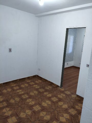 Casa com 45m² 1 quarto e 1 banheiro, para alugar, no bairro Parque Independência em São Paulo