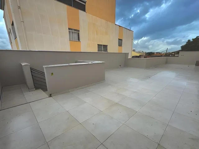 Casa 3 quartos e 3 banheiros, à venda, no bairro Vale das Orquídeas em Contagem