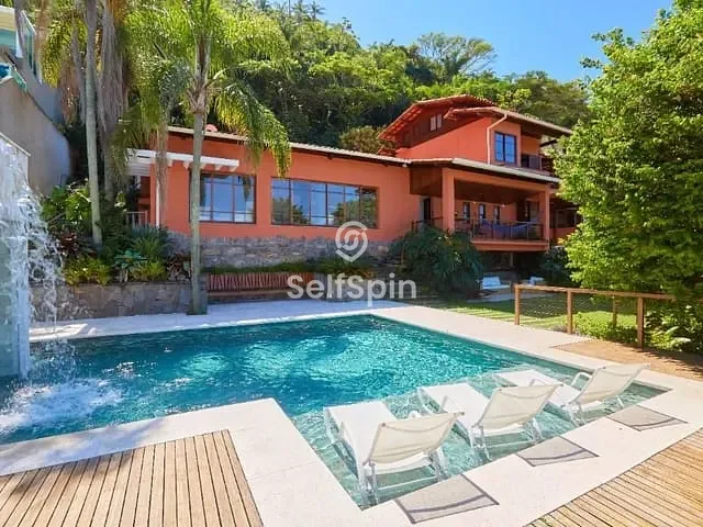 Casa com 1800m² 3 quartos e 2 banheiros, para alugar, no bairro Itacoatiara em Niterói