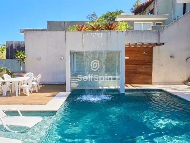 Casa com 1800m² 3 quartos e 2 banheiros, para alugar, no bairro Itacoatiara em Niterói