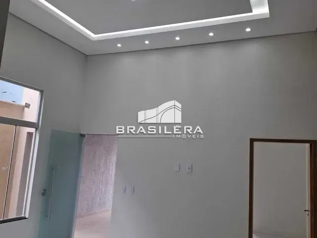 Casa 3 quartos e 3 banheiros, à venda, no bairro Mansões Paraíso em Aparecida de Goiânia