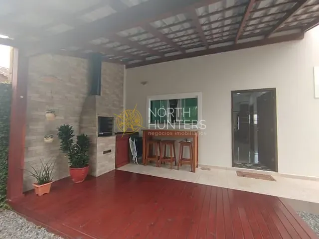 Sobrado com 321m² 4 quartos e 3 banheiros, à venda, no bairro Jardim Iririú em Joinville