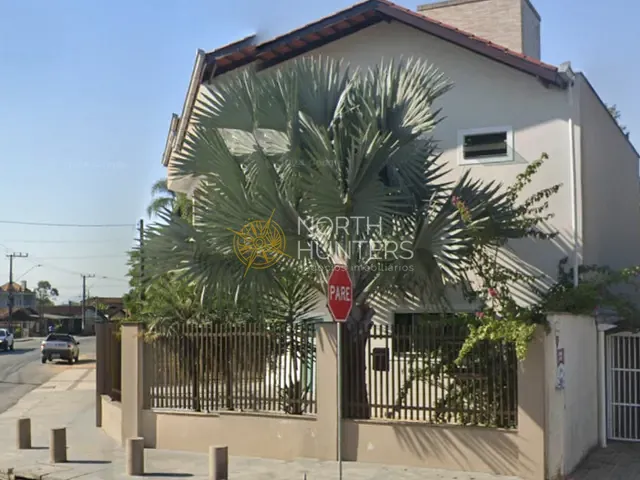 Sobrado com 321m² 4 quartos e 3 banheiros, à venda, no bairro Jardim Iririú em Joinville