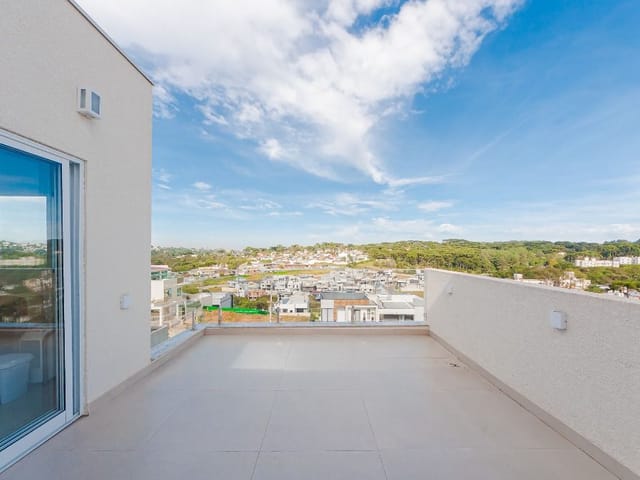 Casa com 300m² 4 quartos e 5 banheiros, à venda, no bairro Santa Felicidade em Curitiba