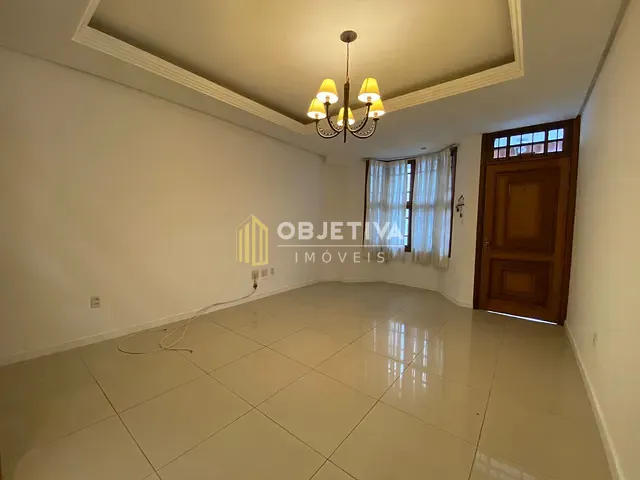 Casa com 246m² 2 quartos e 2 banheiros, à venda, no bairro Cristo Redentor em Porto Alegre