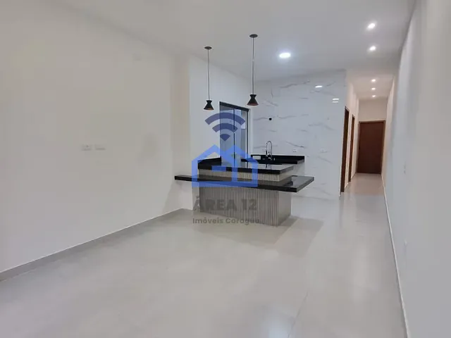 Casa com 125m² 2 quartos e 2 banheiros, à venda, no bairro Balneário dos Golfinhos em Caraguatatuba
