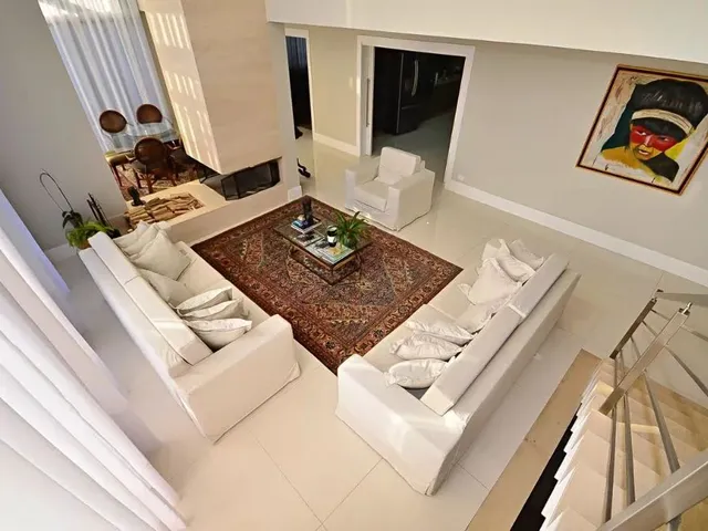 Casa com 658m² 5 quartos e 7 banheiros, para alugar, no bairro Santa Felicidade em Curitiba
