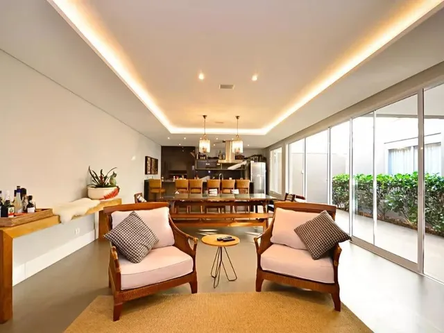 Casa com 658m² 5 quartos e 7 banheiros, para alugar, no bairro Santa Felicidade em Curitiba