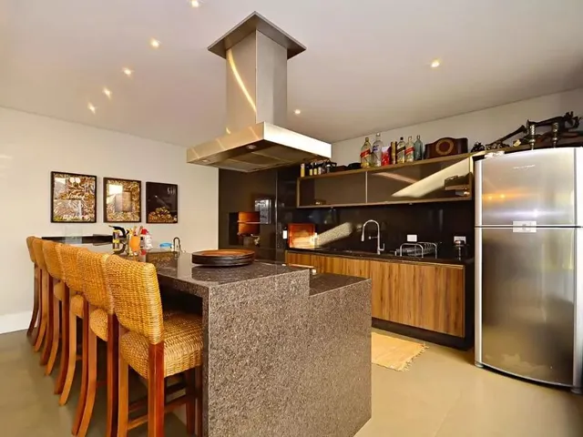 Casa com 658m² 5 quartos e 7 banheiros, para alugar, no bairro Santa Felicidade em Curitiba