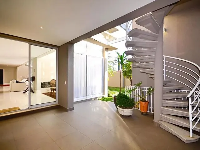 Casa com 658m² 5 quartos e 7 banheiros, para alugar, no bairro Santa Felicidade em Curitiba