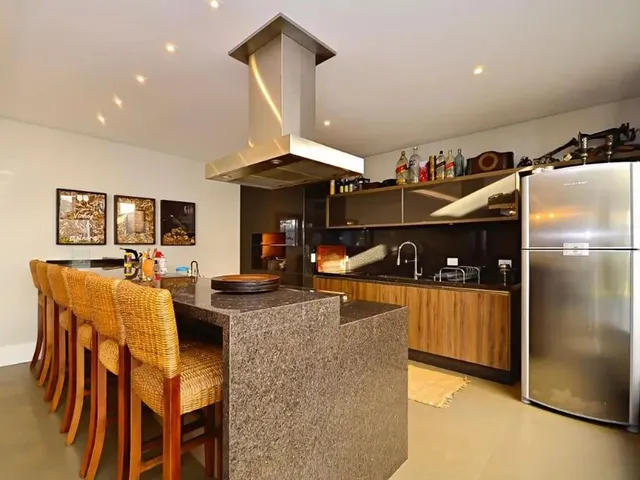 Casa com 658m² 5 quartos e 7 banheiros, para alugar, no bairro Santa Felicidade em Curitiba