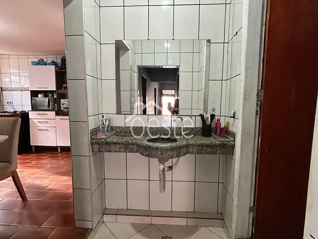 Casa 5 quartos e 3 banheiros, à venda, no bairro Vila Mollon IV em Santa Bárbara D'Oeste