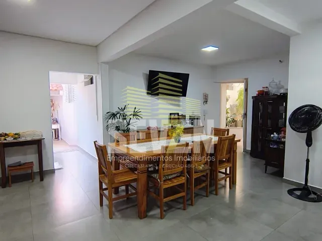 Casa com 260m², à venda, no bairro Jardim Paulista em Bauru