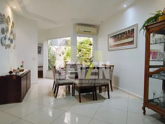 Casa com 260m², à venda, no bairro Jardim Paulista em Bauru