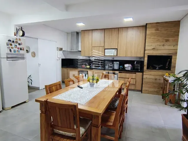 Casa com 260m², à venda, no bairro Jardim Paulista em Bauru