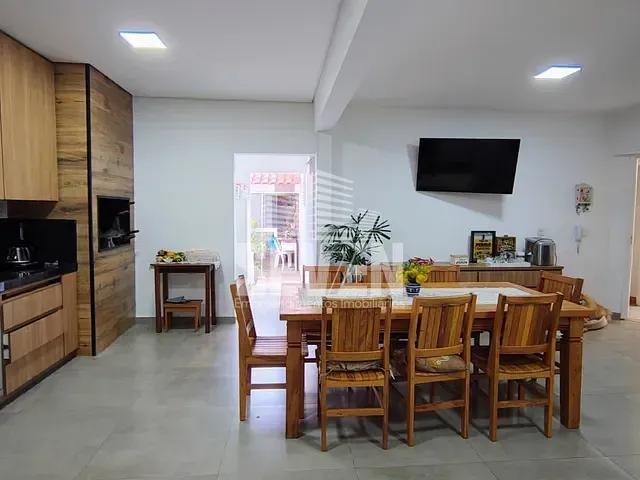 Casa com 260m², à venda, no bairro Jardim Paulista em Bauru