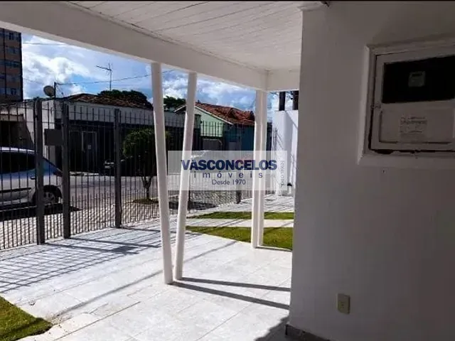 Casa com 300m² 3 quartos e 2 banheiros, à venda, no bairro Jardim Bela Vista em São José dos Campos