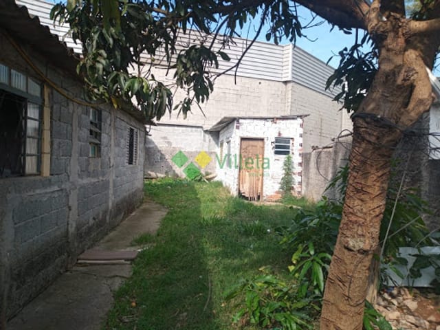 Casa à venda, no bairro Vila Bandeirantes em Poá