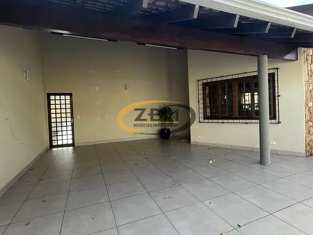 Casa com 360m² 3 quartos e 3 banheiros, à venda, no bairro Jardim Burle Marx em Londrina