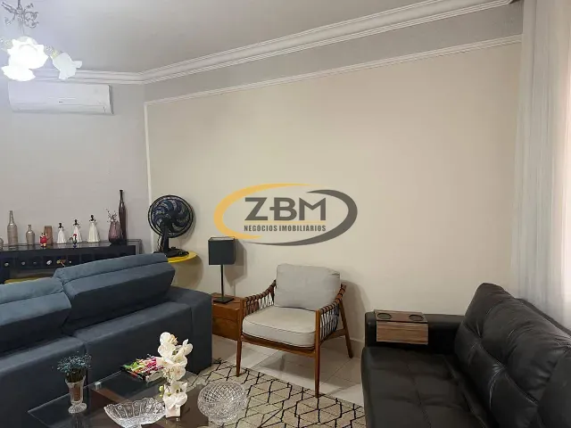 Casa com 360m² 3 quartos e 3 banheiros, à venda, no bairro Jardim Burle Marx em Londrina