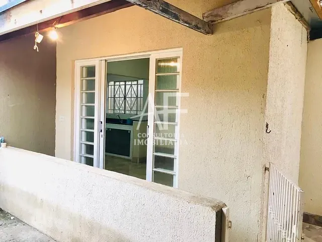 Casa com 320m² 4 quartos e 2 banheiros, à venda, no bairro Parque São Luís em Taubaté