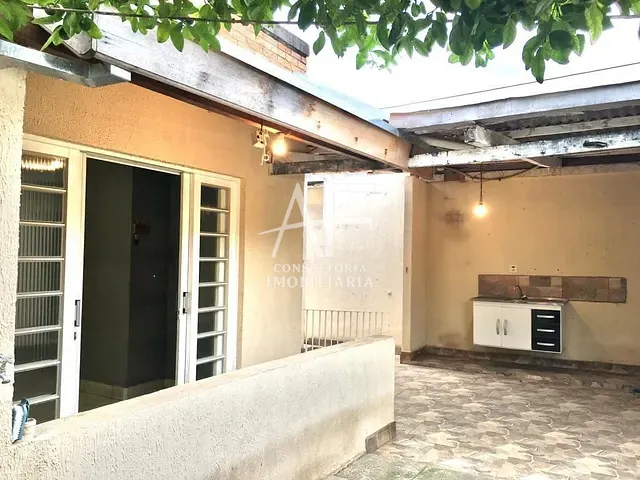 Casa com 320m² 4 quartos e 2 banheiros, à venda, no bairro Parque São Luís em Taubaté