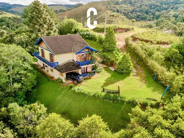 Casa com 5865m² 4 quartos e 4 banheiros, à venda, no bairro Parque Ferradura em Campos do Jordão