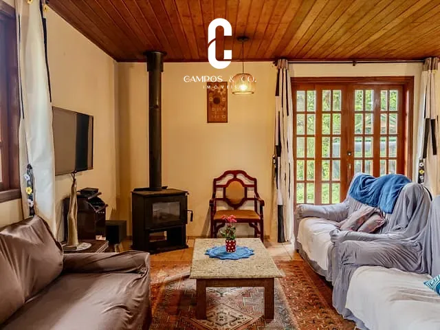 Casa com 5865m² 4 quartos e 4 banheiros, à venda, no bairro Parque Ferradura em Campos do Jordão