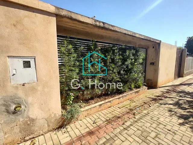 Casa com 300m² 3 quartos e 2 banheiros, à venda, no bairro Bandeirantes em Londrina