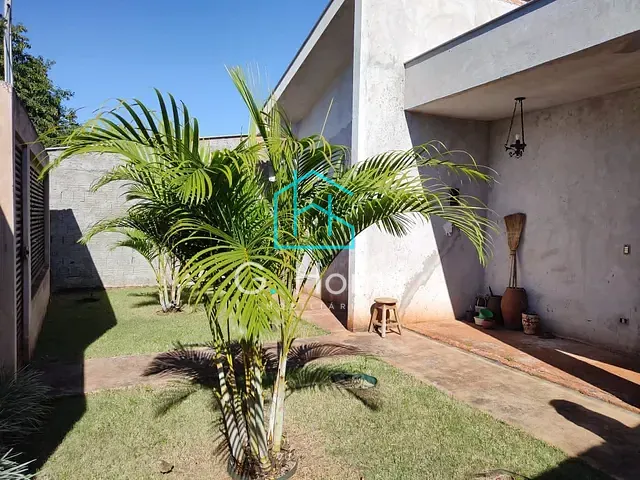 Casa com 300m² 3 quartos e 2 banheiros, à venda, no bairro Bandeirantes em Londrina