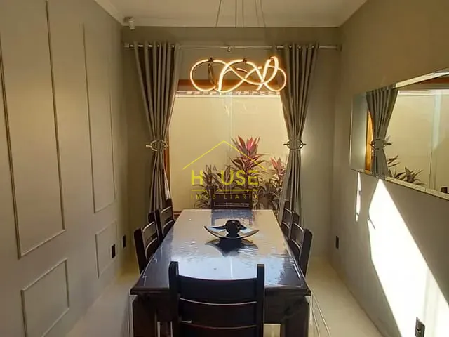Casa com 201m² 3 quartos e 3 banheiros, à venda, no bairro Jardim Portal dos Lagos em Votuporanga