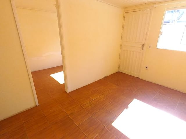 Casa com 140m² 2 quartos e 1 banheiro, à venda, no bairro Tanguá em Almirante Tamandaré