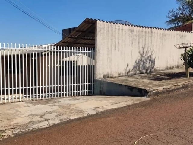 Casa com 300m² 4 quartos e 4 banheiros, à venda, no bairro Conjunto Habitacional Waldomiro M Gomes em Cambé