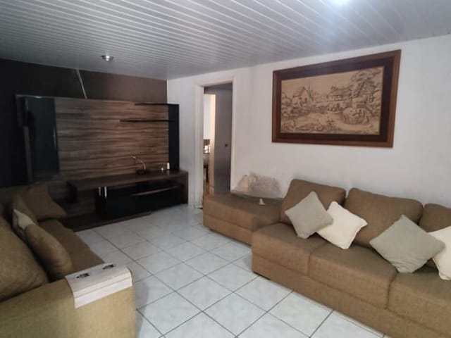 Casa com 300m² 4 quartos e 4 banheiros, à venda, no bairro Conjunto Habitacional Waldomiro M Gomes em Cambé