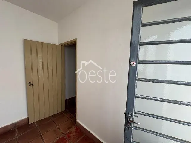 Casa com 55m² 1 quarto e 1 banheiro, para alugar, no bairro Vila Pires em Santa Bárbara D'Oeste