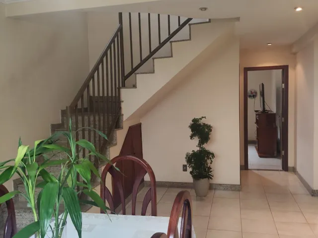 Casa com 393m² 4 quartos e 3 banheiros, à venda, no bairro Alto dos Pinheiros em Belo Horizonte