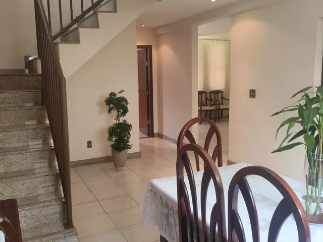 Casa com 393m² 4 quartos e 3 banheiros, à venda, no bairro Alto dos Pinheiros em Belo Horizonte