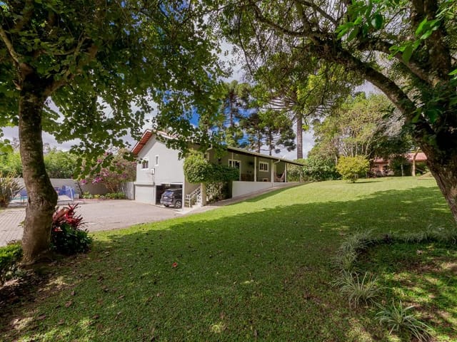 Casa com 1253m² 3 quartos e 4 banheiros, à venda, no bairro Santa Felicidade em Curitiba