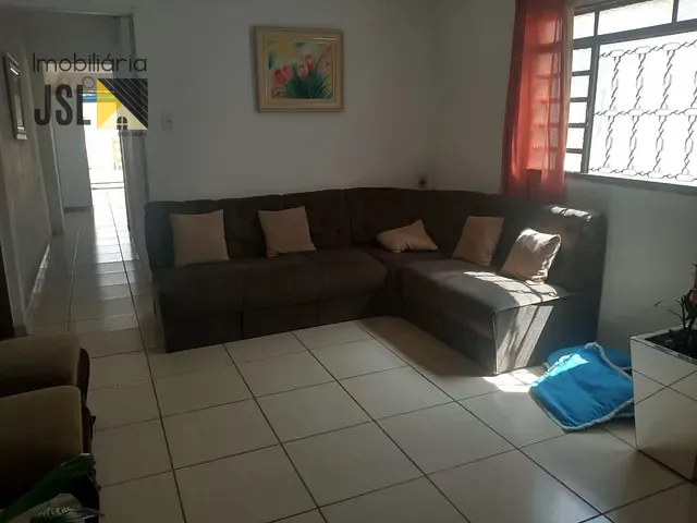 Casa com 250m² 3 quartos e 2 banheiros, à venda, no bairro Parque Residencial Nova Caçapava em Caçapava