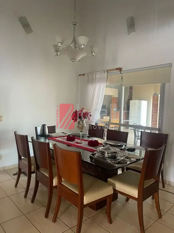 Casa com 4 quartos à venda, 320m² — foto 2 de 31