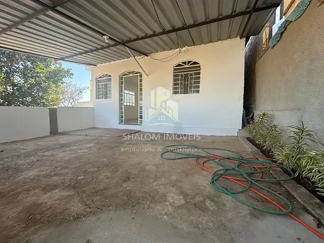 Casa 3 quartos e 2 banheiros, à venda, no bairro Rosimeire (Justinópolis) em Ribeirão das Neves