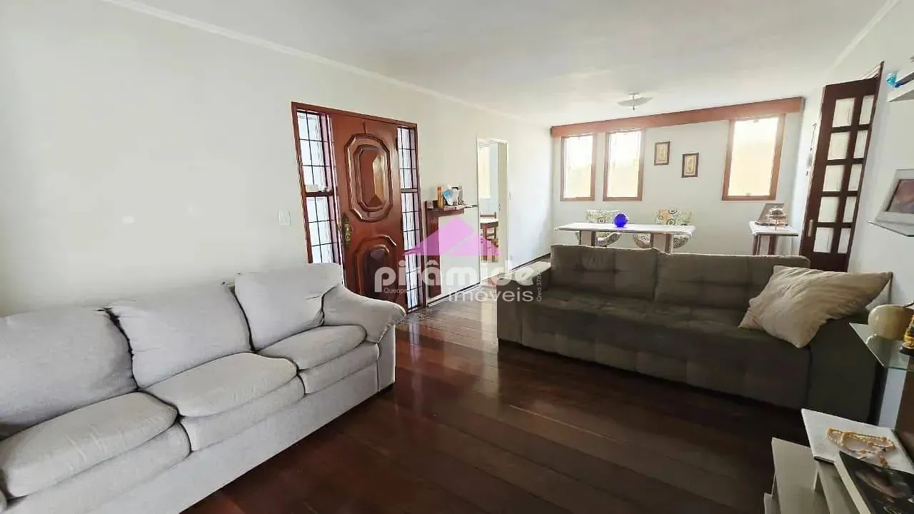 Casa, 4 quartos, 200 m² - Foto 1