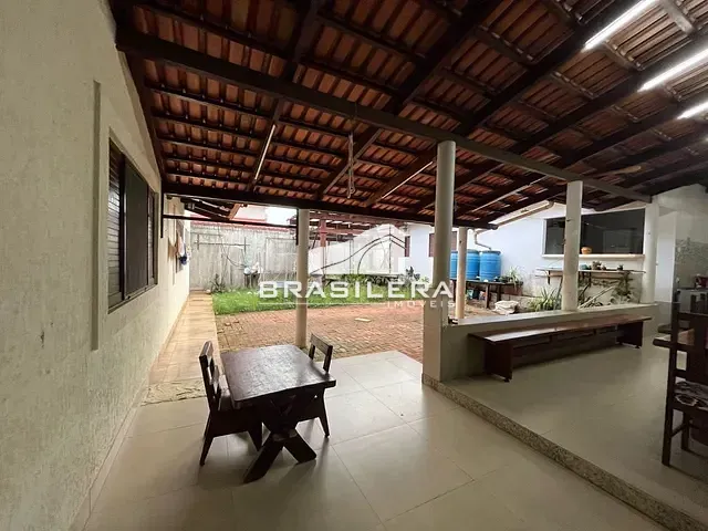 Casa com 450m² 6 quartos e 5 banheiros, à venda, no bairro Jardim Atlântico em Goiânia