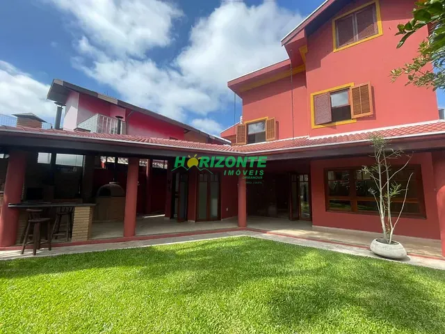 Casa com 390m² 3 quartos e 5 banheiros, à venda ou para alugar, no bairro Urbanova em São José dos Campos