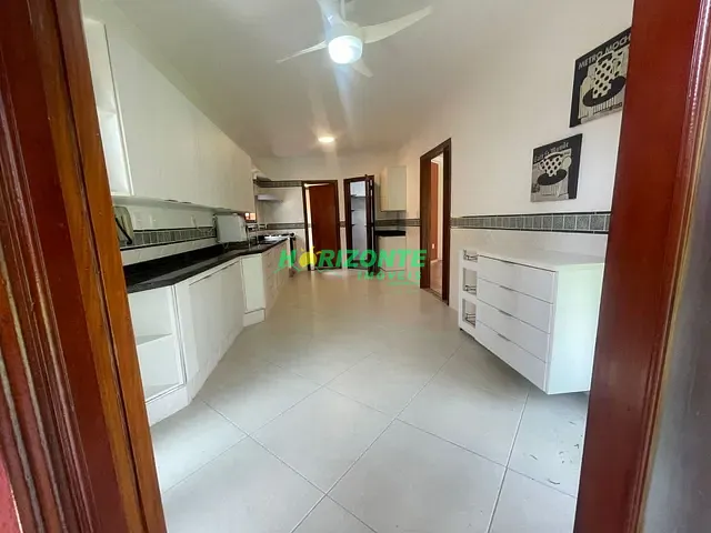 Casa com 390m² 3 quartos e 5 banheiros, à venda ou para alugar, no bairro Urbanova em São José dos Campos