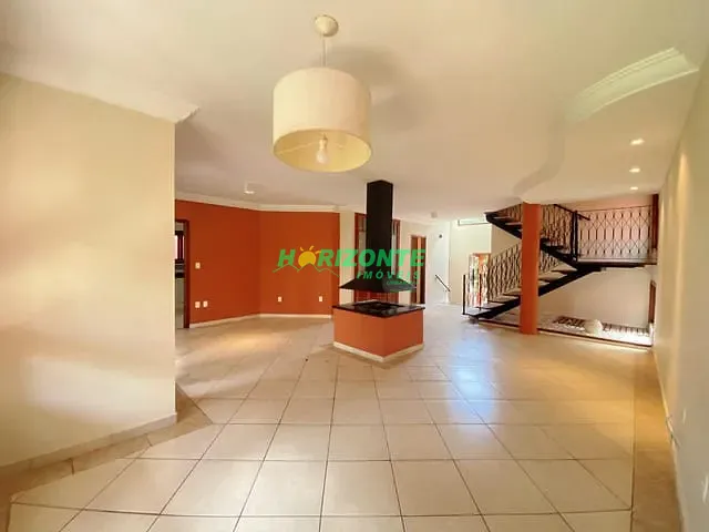 Casa com 390m² 3 quartos e 5 banheiros, à venda ou para alugar, no bairro Urbanova em São José dos Campos