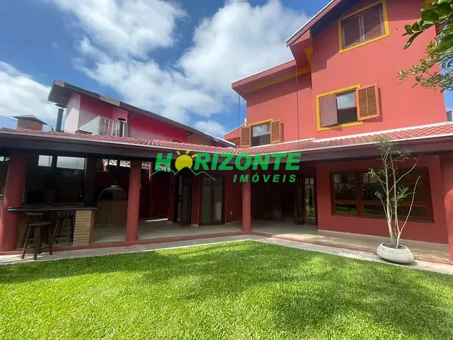 Casa com 390m² 3 quartos e 5 banheiros, à venda ou para alugar, no bairro Urbanova em São José dos Campos
