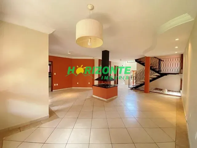 Casa com 390m² 3 quartos e 5 banheiros, à venda ou para alugar, no bairro Urbanova em São José dos Campos