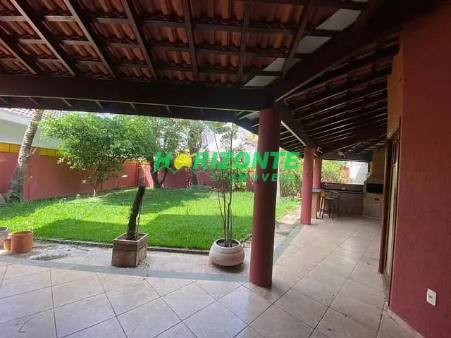 Casa com 390m² 3 quartos e 5 banheiros, à venda ou para alugar, no bairro Urbanova em São José dos Campos